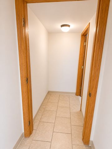 5433 W MELROSE Street, Chicago, IL 60641