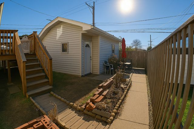 5433 W MELROSE Street, Chicago, IL 60641