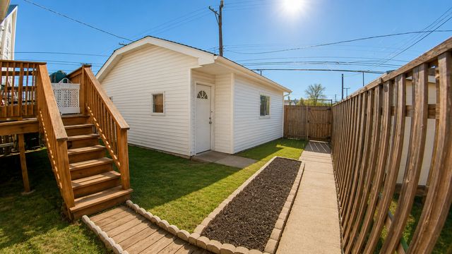 5433 W MELROSE Street, Chicago, IL 60641