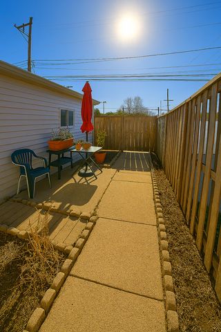 5433 W MELROSE Street, Chicago, IL 60641