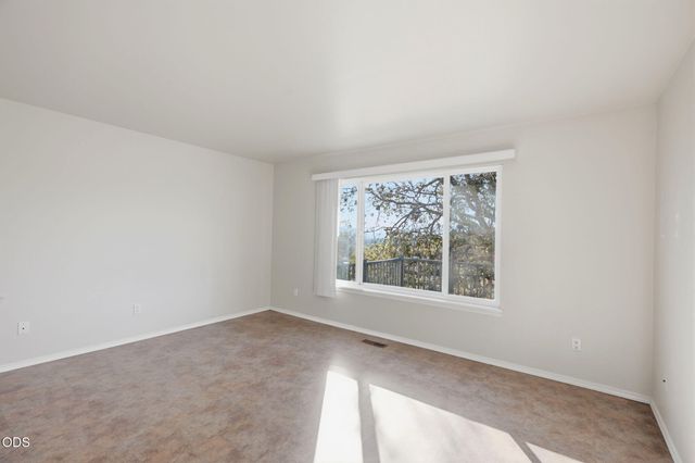 1802 NE Beacon Drive, Grants Pass, OR 97526