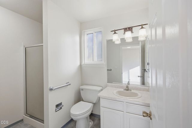 1802 NE Beacon Drive, Grants Pass, OR 97526