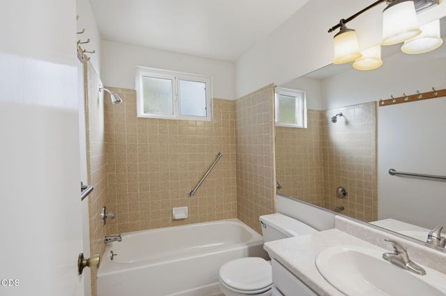 1802 NE Beacon Drive, Grants Pass, OR 97526
