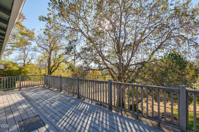 1802 NE Beacon Drive, Grants Pass, OR 97526