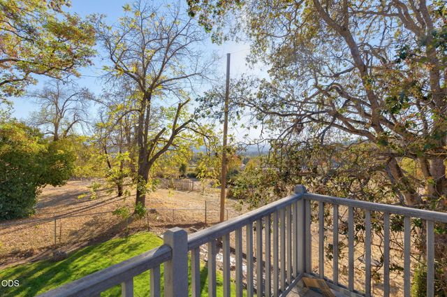 1802 NE Beacon Drive, Grants Pass, OR 97526