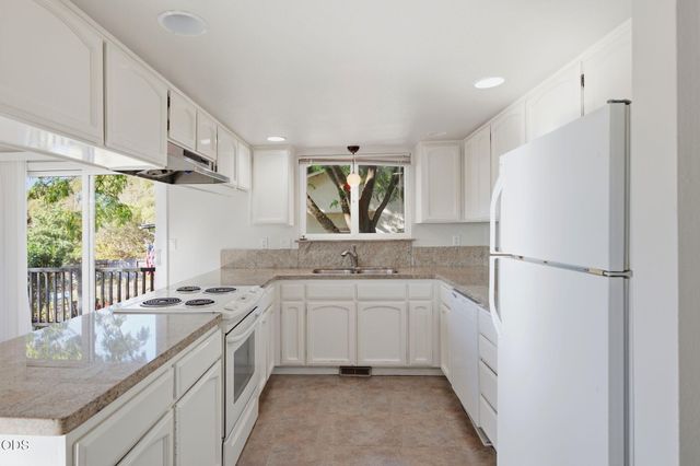 1802 NE Beacon Drive, Grants Pass, OR 97526