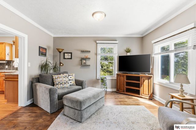 8202 Miami Street, Omaha, NE 68134