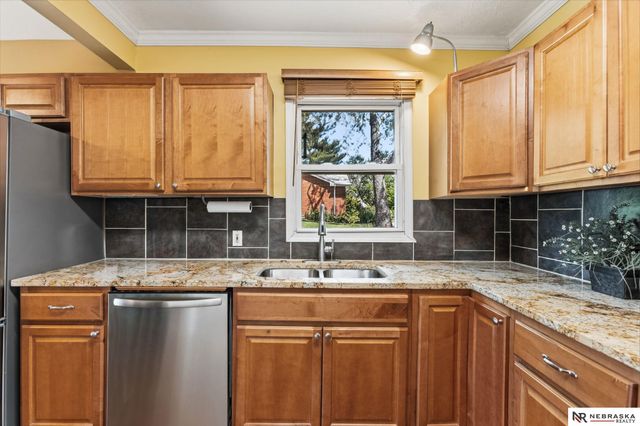 8202 Miami Street, Omaha, NE 68134