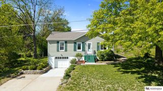 8202 Miami Street, Omaha, NE 68134