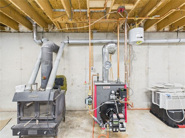 50 Steven Street, Tiverton, RI 02878