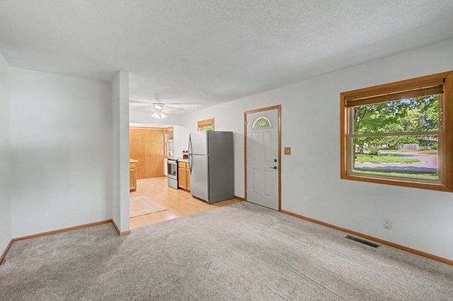 6729 52nd Avenue N, Crystal, MN 55428