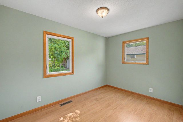 6729 52nd Avenue N, Crystal, MN 55428