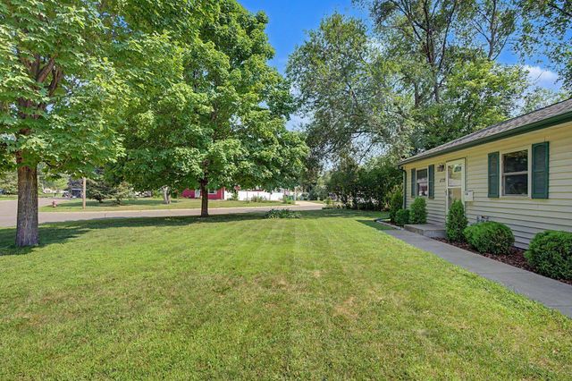 6729 52nd Avenue N, Crystal, MN 55428