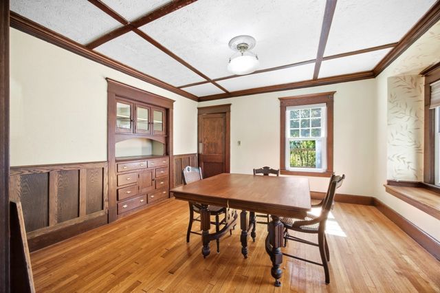 111 Greenacre Avenue, Longmeadow, MA 01106