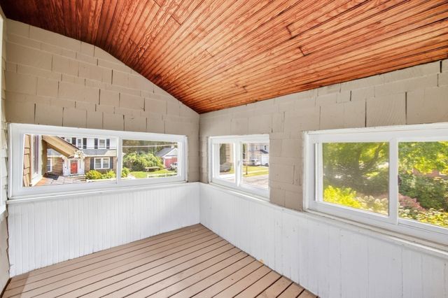 111 Greenacre Avenue, Longmeadow, MA 01106