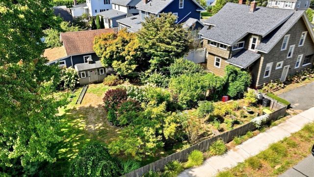 111 Greenacre Avenue, Longmeadow, MA 01106