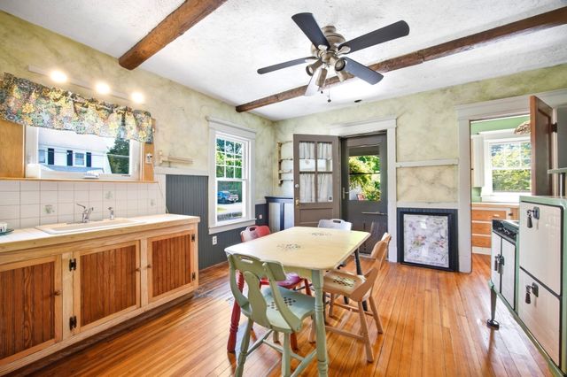 111 Greenacre Avenue, Longmeadow, MA 01106