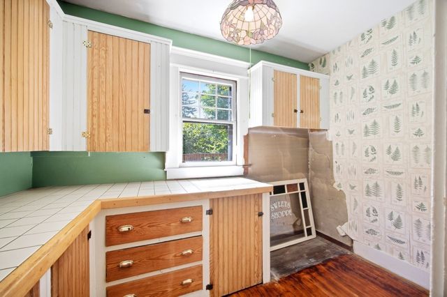 111 Greenacre Avenue, Longmeadow, MA 01106
