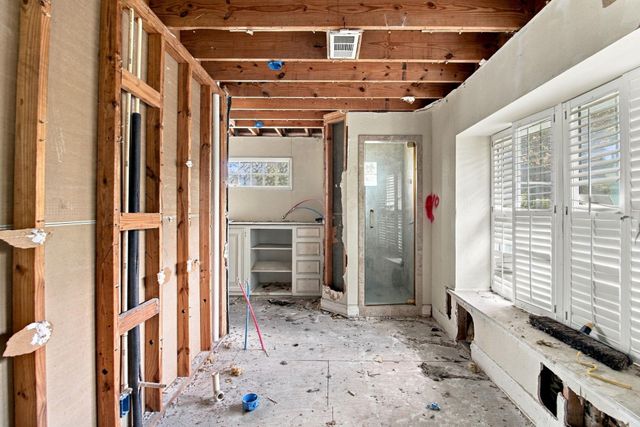 2015 Wilburforce Street, Houston, TX 77091