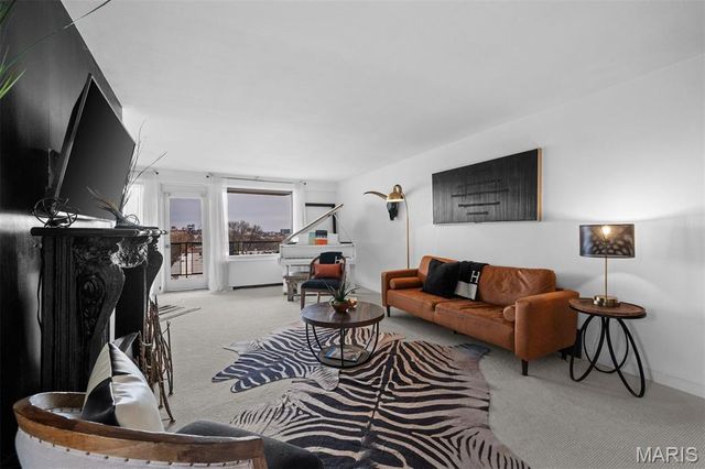 4466 W Pine Boulevard 8E, St Louis, MO 63108