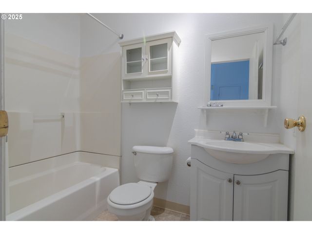 3396 LAKE VANESSA Cir Nw, Salem, OR 97304