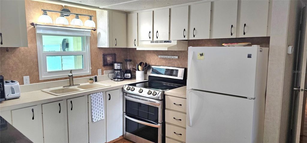 Image 4 of property listing at 4906 E 7TH A STREET E 712, Bradenton, FL 34203