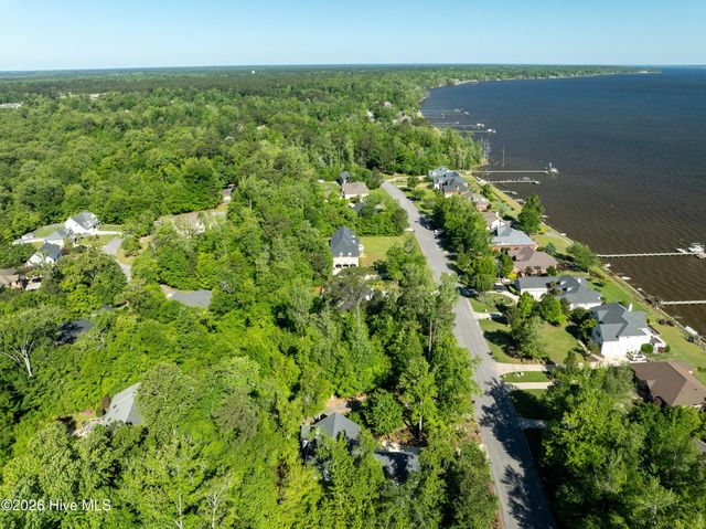 508 Neuse Harbour Boulevard, New Bern, NC 28560