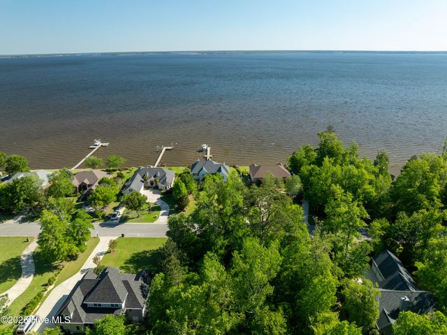 508 Neuse Harbour Boulevard, New Bern, NC 28560