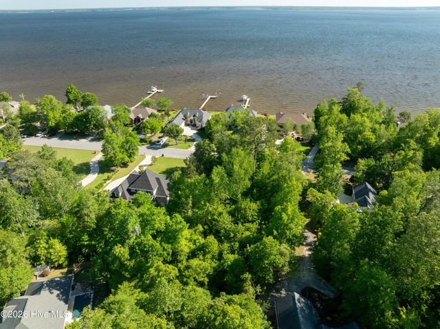 508 Neuse Harbour Boulevard, New Bern, NC 28560