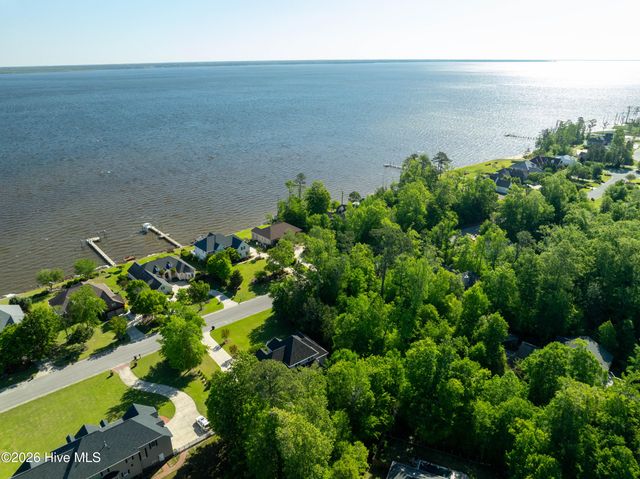 508 Neuse Harbour Boulevard, New Bern, NC 28560