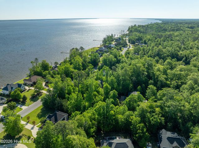 508 Neuse Harbour Boulevard, New Bern, NC 28560