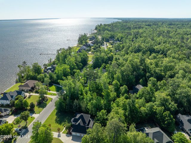 508 Neuse Harbour Boulevard, New Bern, NC 28560