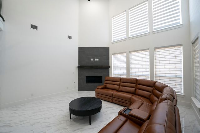 10904 Hollydale Road, Frisco, TX 75035