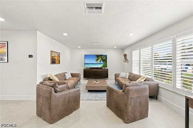 4557 Gulf AVE, North Fort Myers, FL 33903