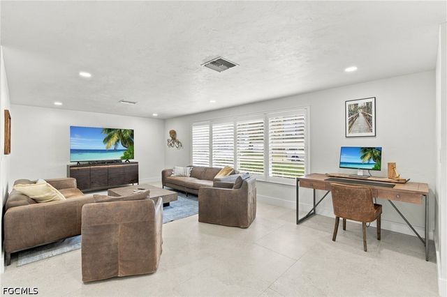 4557 Gulf AVE, North Fort Myers, FL 33903