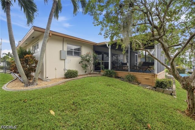 4557 Gulf AVE, North Fort Myers, FL 33903