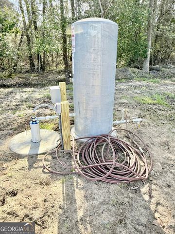 247 Jim Hendrix Lane, Claxton, GA 30417