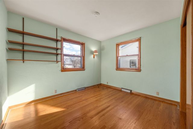 1010 Eastern Drive, Cedar Rapids, IA 52403