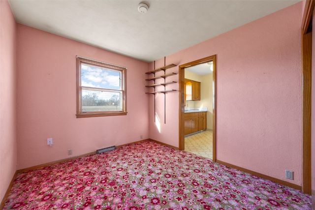 1010 Eastern Drive, Cedar Rapids, IA 52403