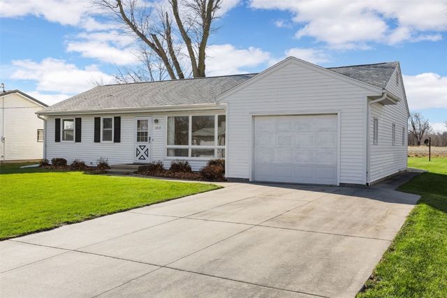 1010 Eastern Drive, Cedar Rapids, IA 52403