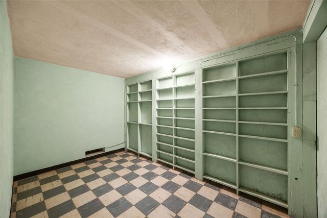 1010 Eastern Drive, Cedar Rapids, IA 52403