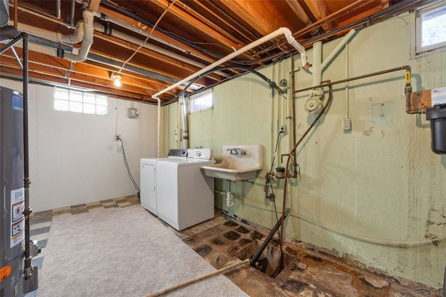 1010 Eastern Drive, Cedar Rapids, IA 52403