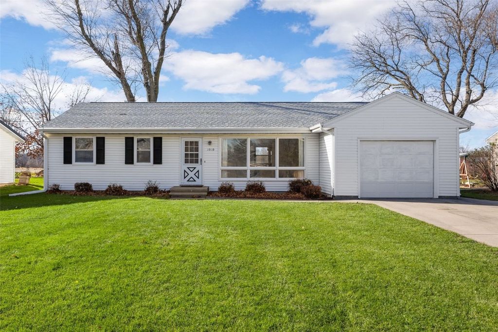 1010 Eastern Drive, Cedar Rapids, IA 52403