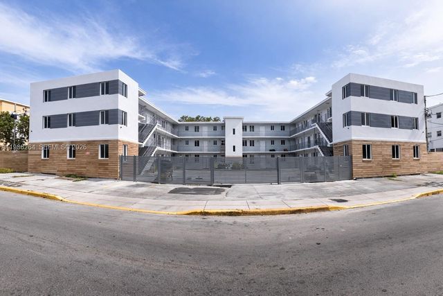 540 NW 7th St 36, Miami, FL 33136