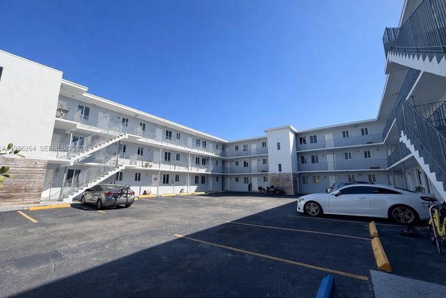 540 NW 7th St 36, Miami, FL 33136