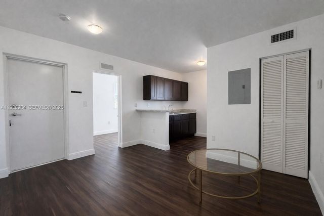 540 NW 7th St 36, Miami, FL 33136