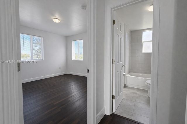 540 NW 7th St 36, Miami, FL 33136