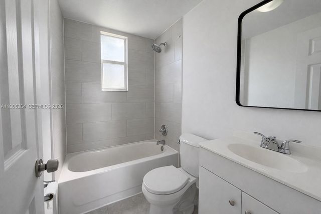 540 NW 7th St 36, Miami, FL 33136