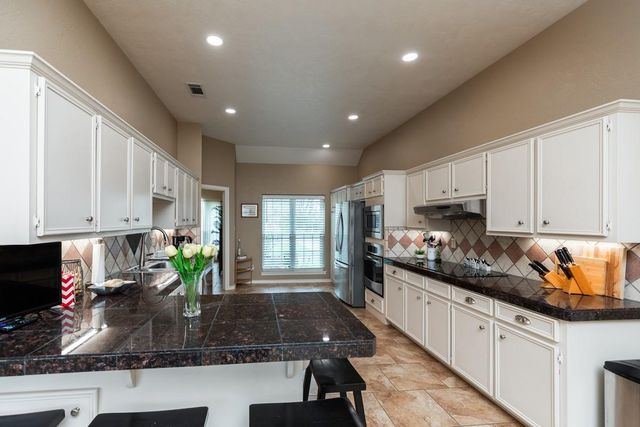 7615 Colonial Drive, Beaumont, TX 77707