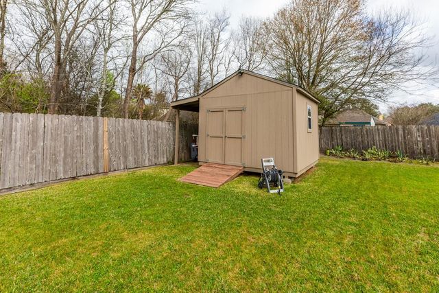 7615 Colonial Drive, Beaumont, TX 77707